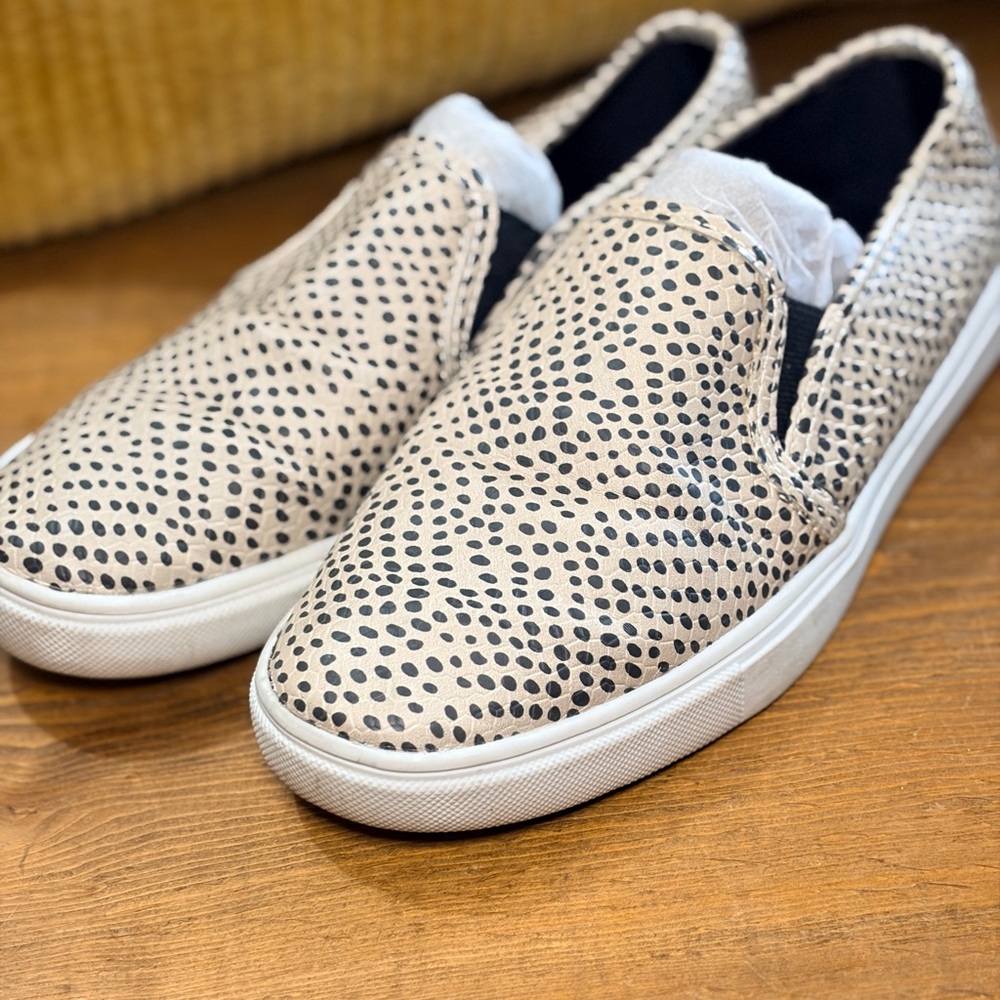 Time and Tru Leopard Print Slip-On Shoes